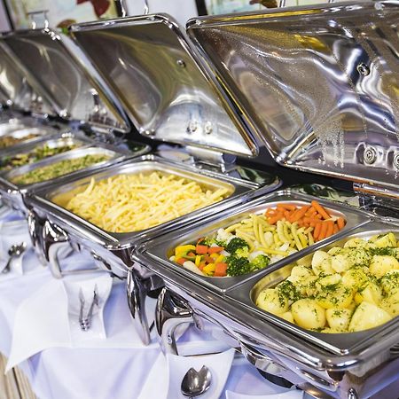 Grand Lubicz Uzdrowisko Ustka Hotel Exterior foto A chafing dish buffet