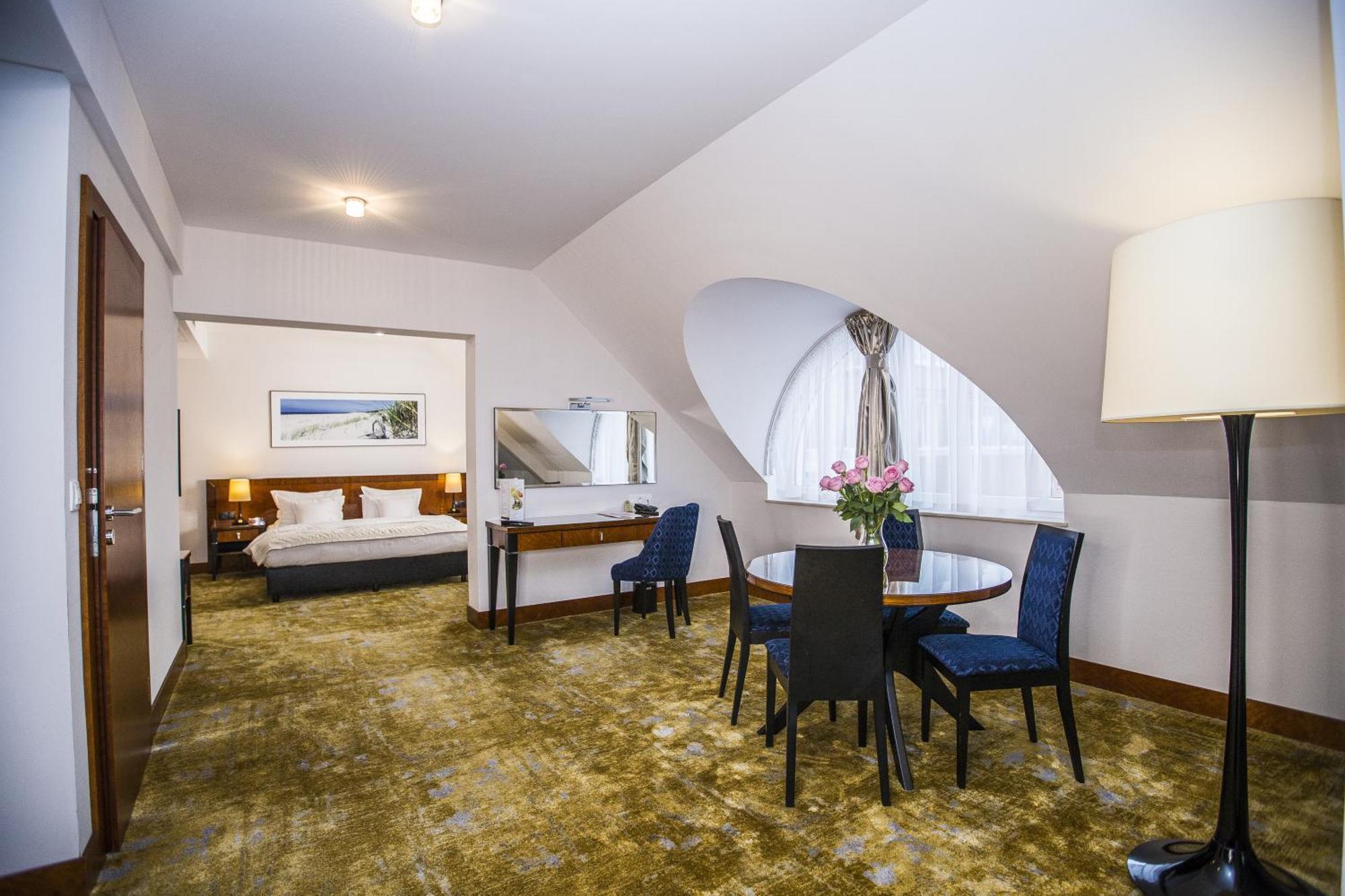 Grand Lubicz Uzdrowisko Ustka Hotel Exterior foto Suite