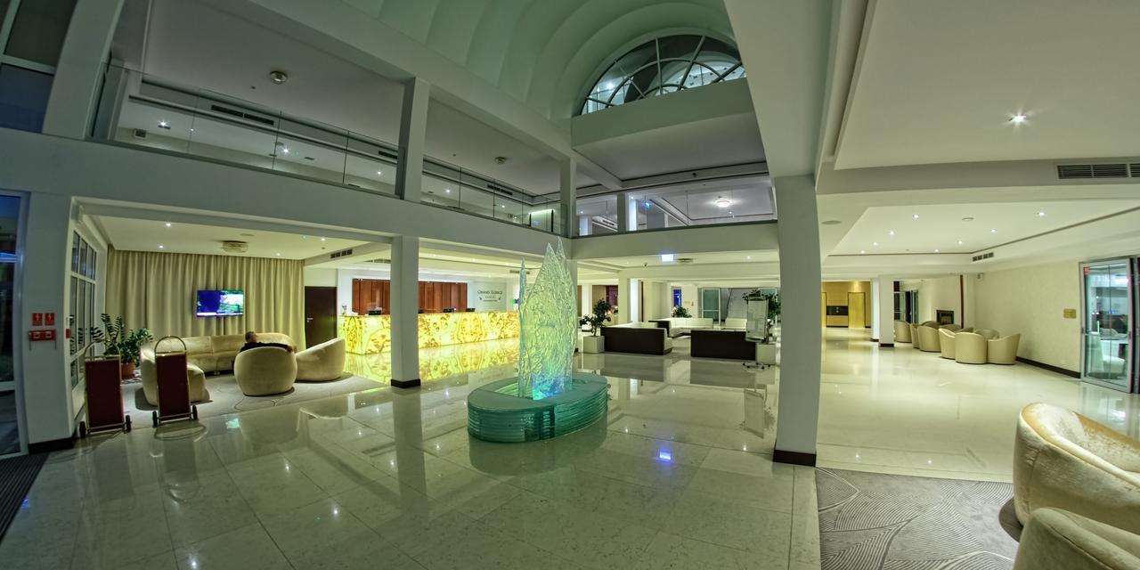 Grand Lubicz Uzdrowisko Ustka Hotel Exterior foto The lobby of the hotel