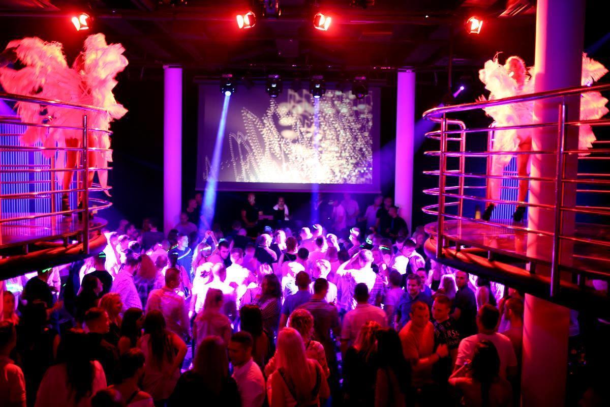 Grand Lubicz Uzdrowisko Ustka Hotel Exterior foto The interior of the nightclub