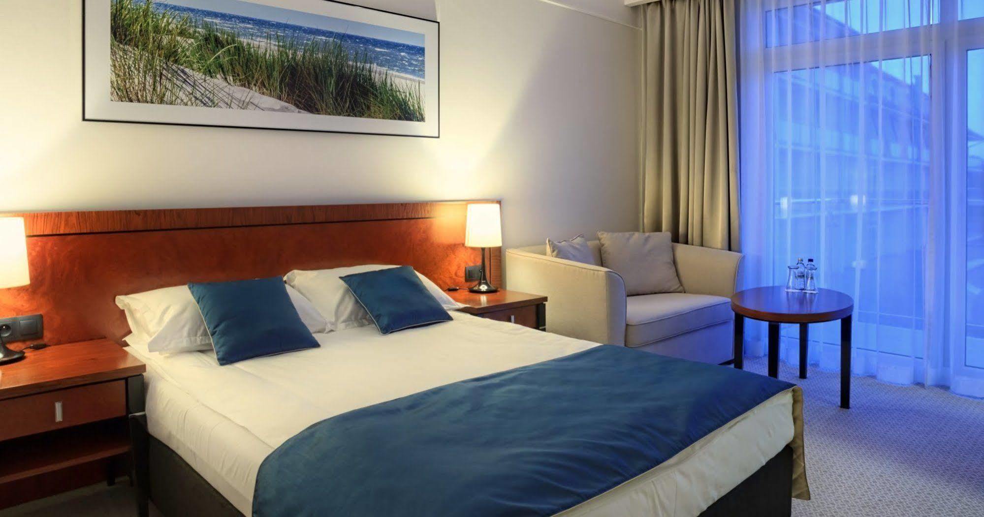 Grand Lubicz Uzdrowisko Ustka Hotel Exterior foto A room at the Radisson Blu hotel in Tallinn, Estonia